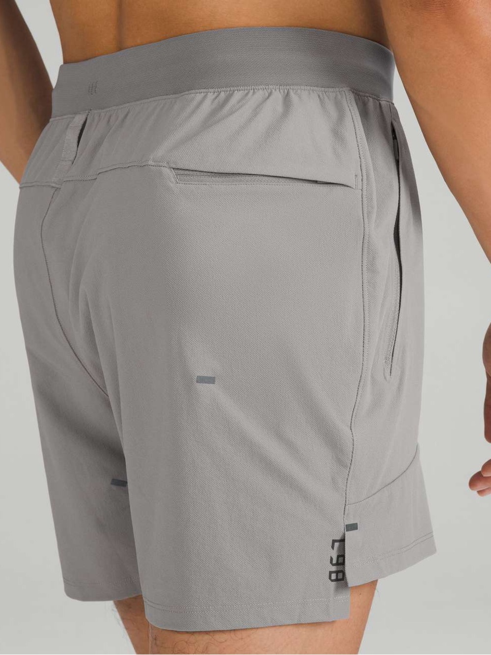 Lululemon Men's License to Train Linerless Short 5" In Gull Grey Size L